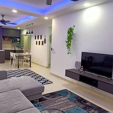 Debayu Homestay With Free Parking At Setia Alam Shah Alam Exteriör bild