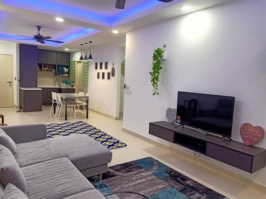 Debayu Homestay With Free Parking At Setia Alam Shah Alam Exteriör bild